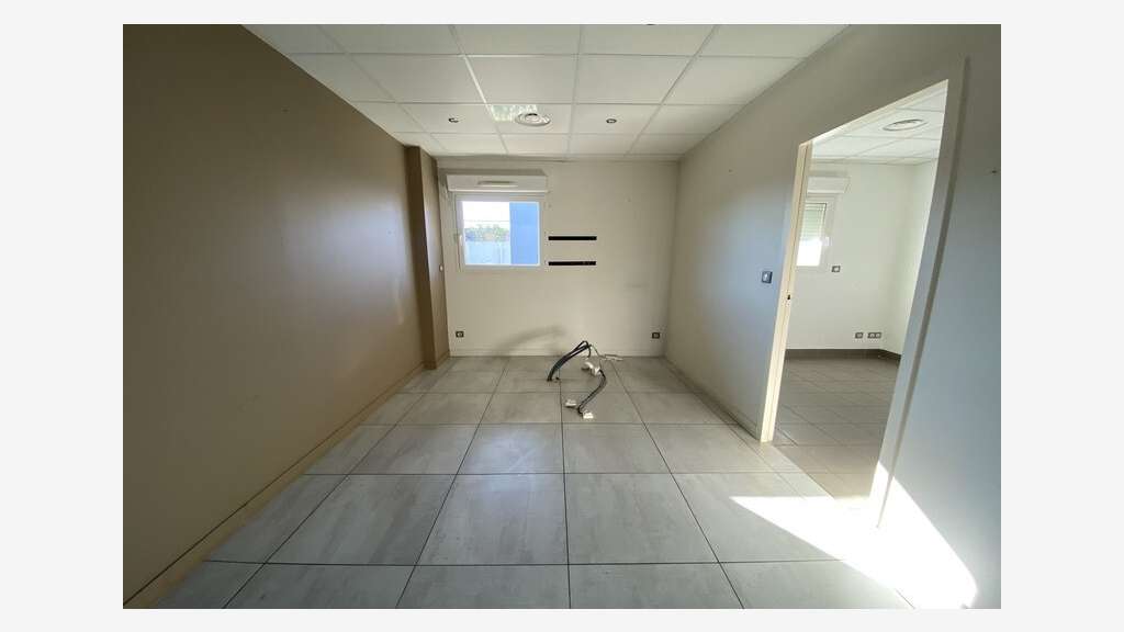 A louer bureaux 240m² à Montpellier Saint-Gély