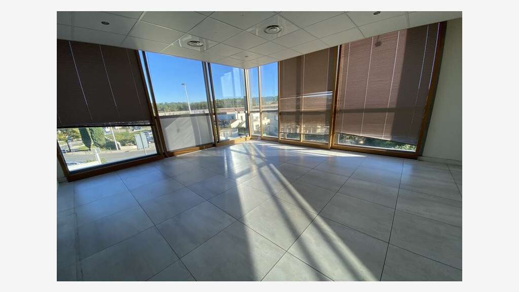 A louer bureaux 240m² à Montpellier Saint-Gély