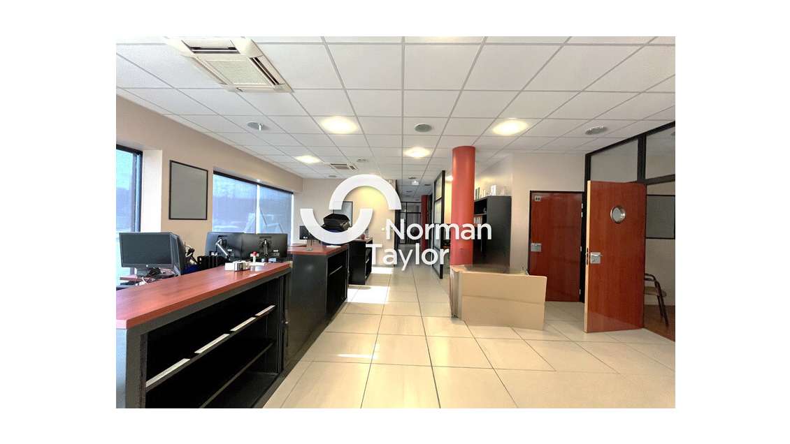 A louer bureaux 272m² RDC ERP 5 à Montpellier