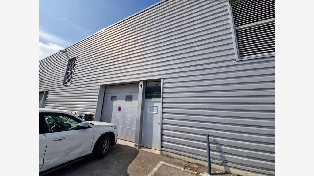 A louer local avec vitrine 250m² à Montpellier