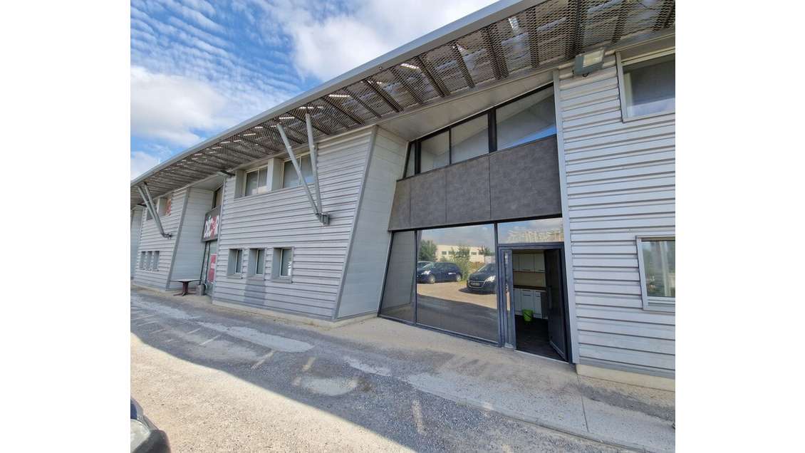 A louer local avec vitrine 250m² à Montpellier