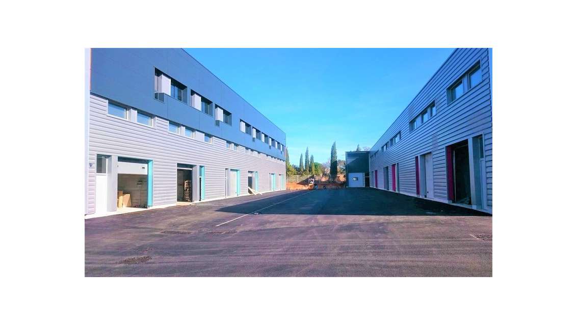 A louer grand local d'activité Montpellier Garosud