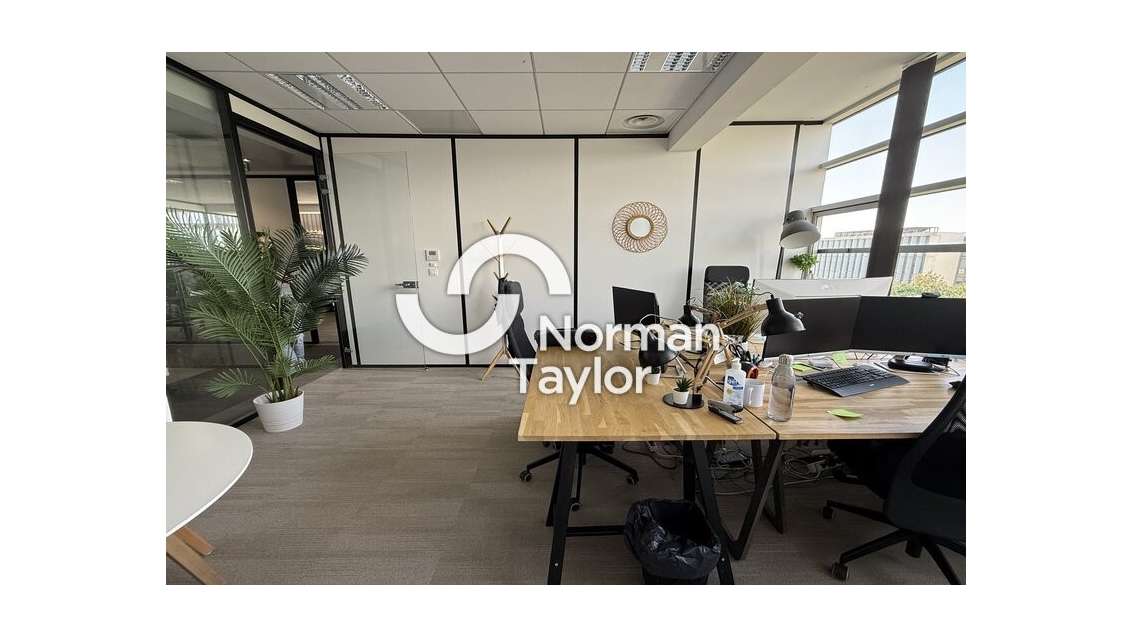 Bureaux 206m² à louer à Montpellier Millénaire II