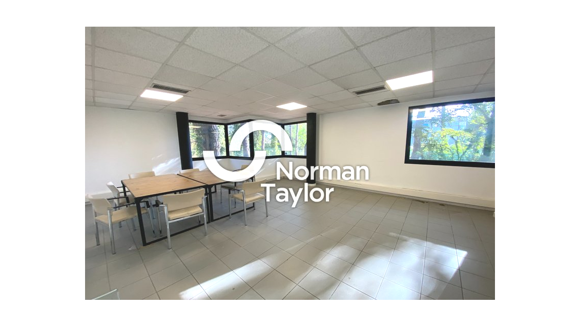 Bureaux 101m² à louer à Montpellier Millénaire