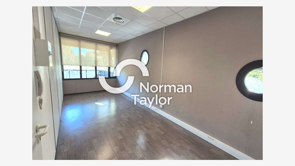 Bureaux 105m² à louer ZFU Parc 2000 Montpellier
