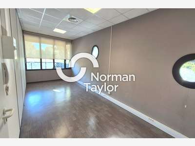 Bureaux 105m² à louer ZFU Parc 2000 Montpellier