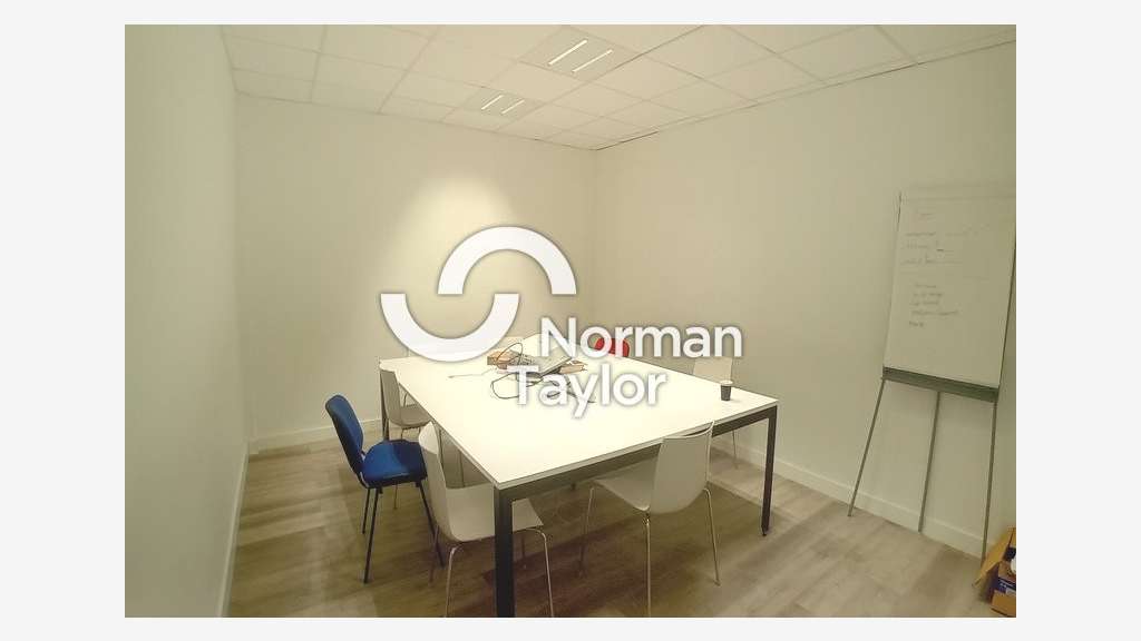 A louer locaux mixtes 560m² Montpellier Sud
