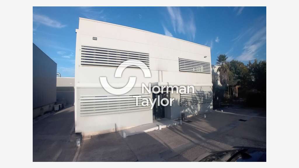 A louer locaux mixtes 560m² Montpellier Sud