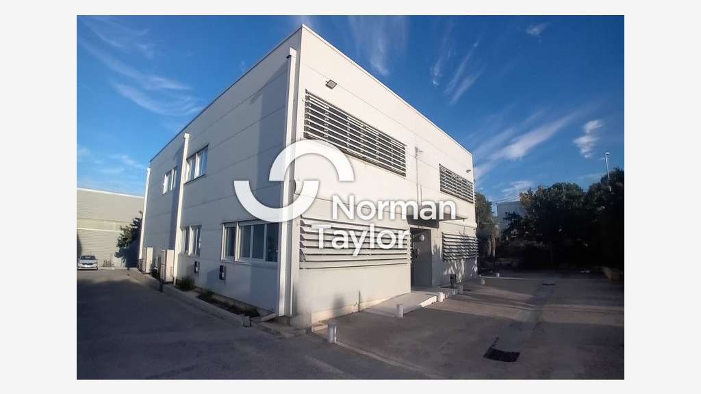 A louer locaux mixtes 560m² Montpellier Sud