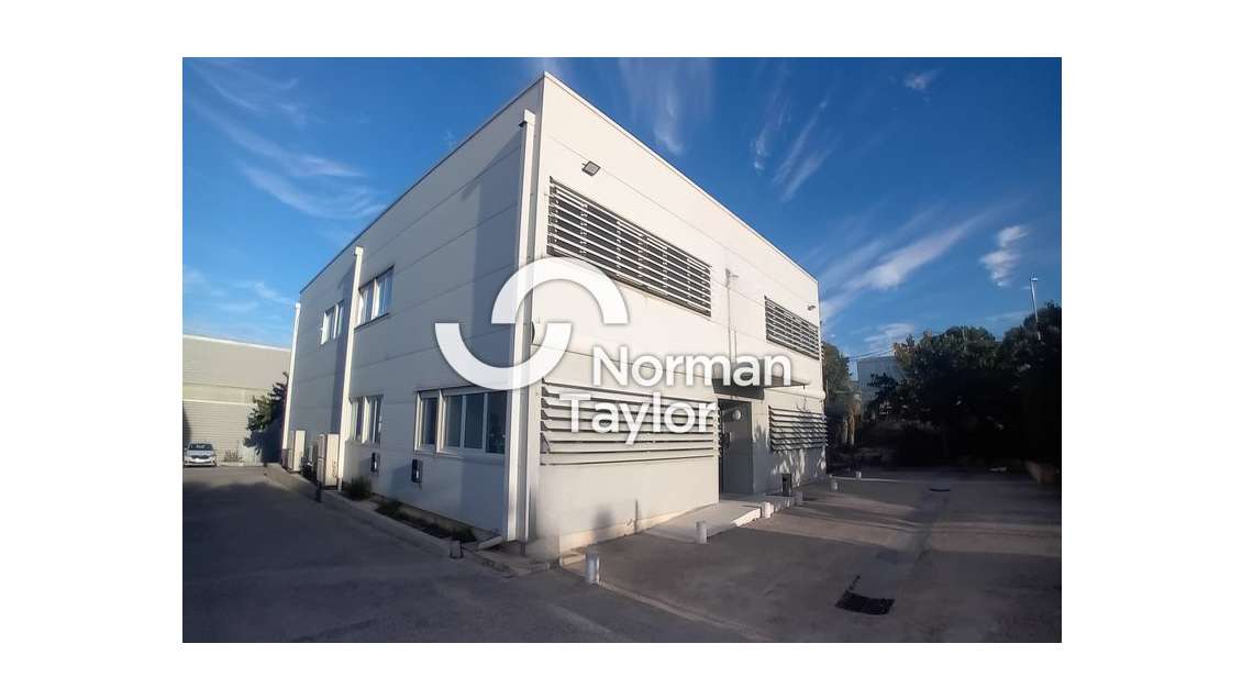 A louer locaux mixtes 560m² Montpellier Sud