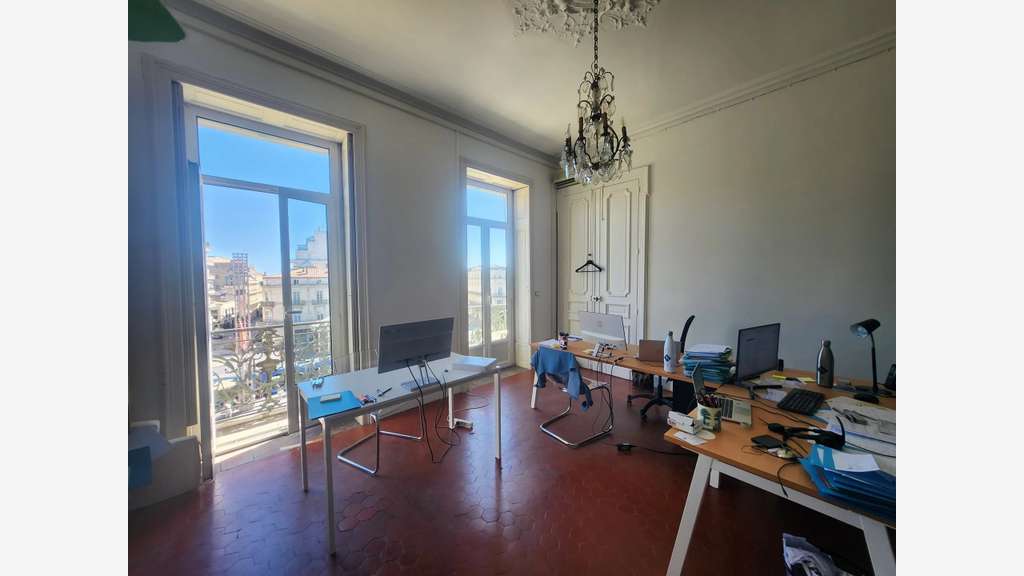 Loue bureaux d’exception 148m² Montpellier Comédie