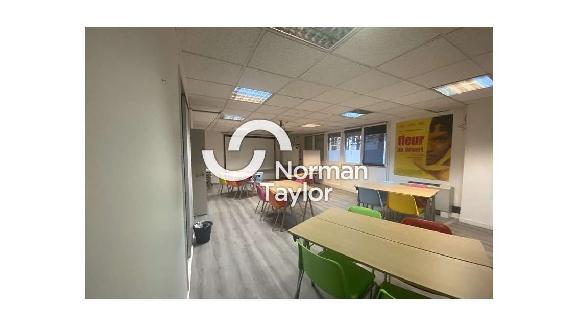 Bureaux 237m² R+1 à louer à Montpellier