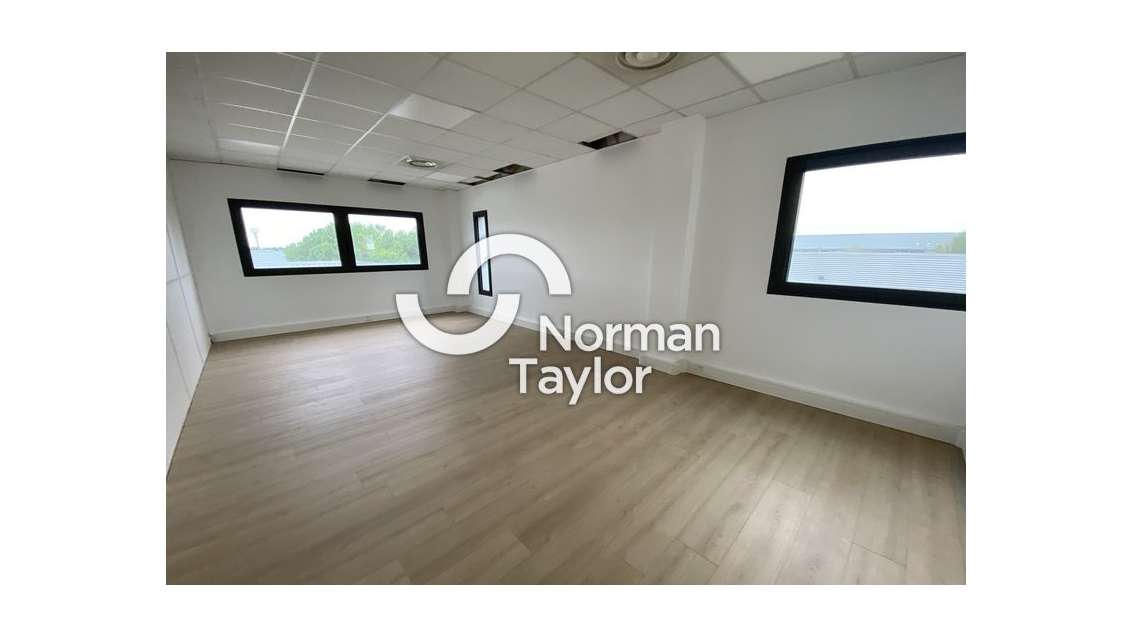 Bureaux aménagés à louer secteur Garosud  