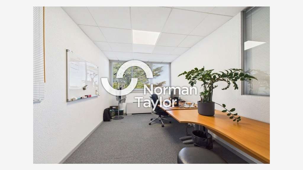 A louer bureaux 1723m² Montpellier Parc Bellegarde