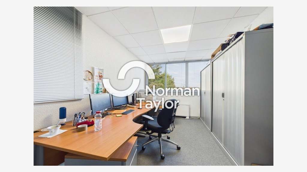 A louer bureaux 1723m² Montpellier Parc Bellegarde