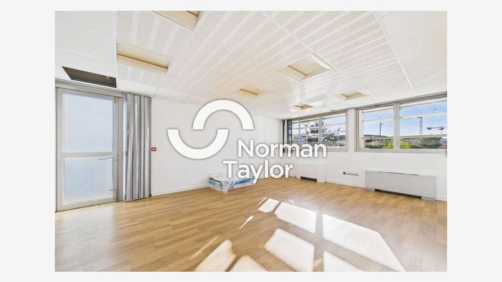 A louer bureaux 1723m² Montpellier Parc Bellegarde