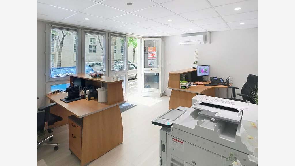 A louer bureaux 81m² Montpellier secteur Antigone
