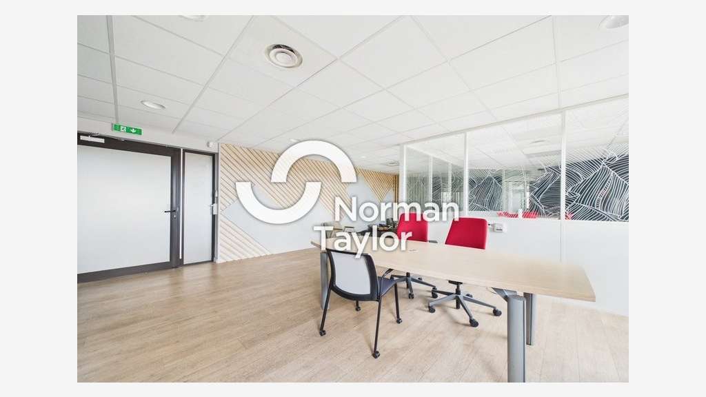 Bureaux 431m² en open space à louer Port Marianne