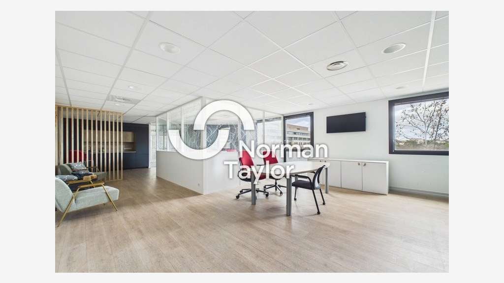 Bureaux 431m² en open space à louer Port Marianne