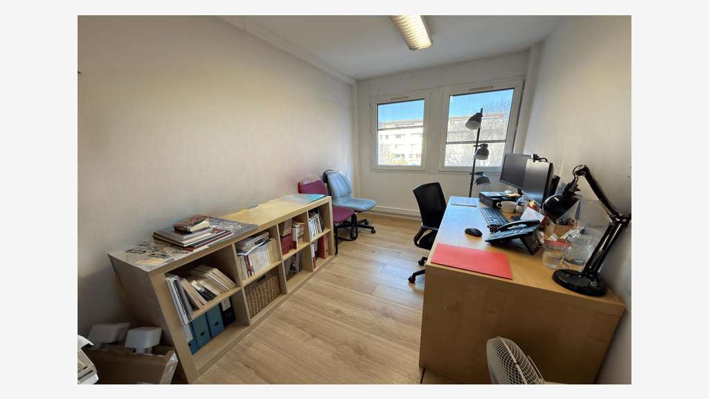 Bureaux 163m² R+3 à louer à Montpellier Antigone