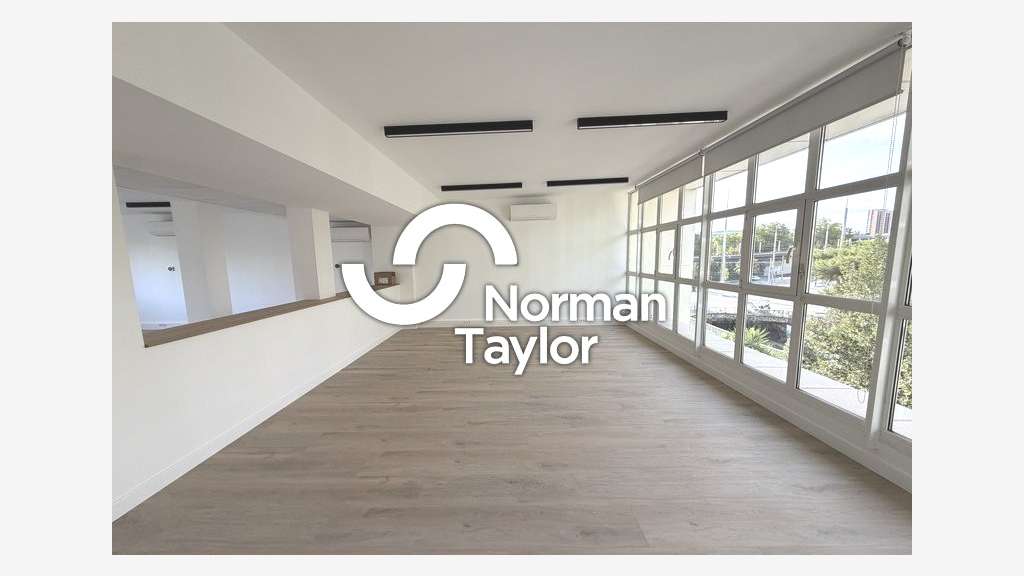 Bureaux 163m² R+3 à louer à Montpellier Antigone