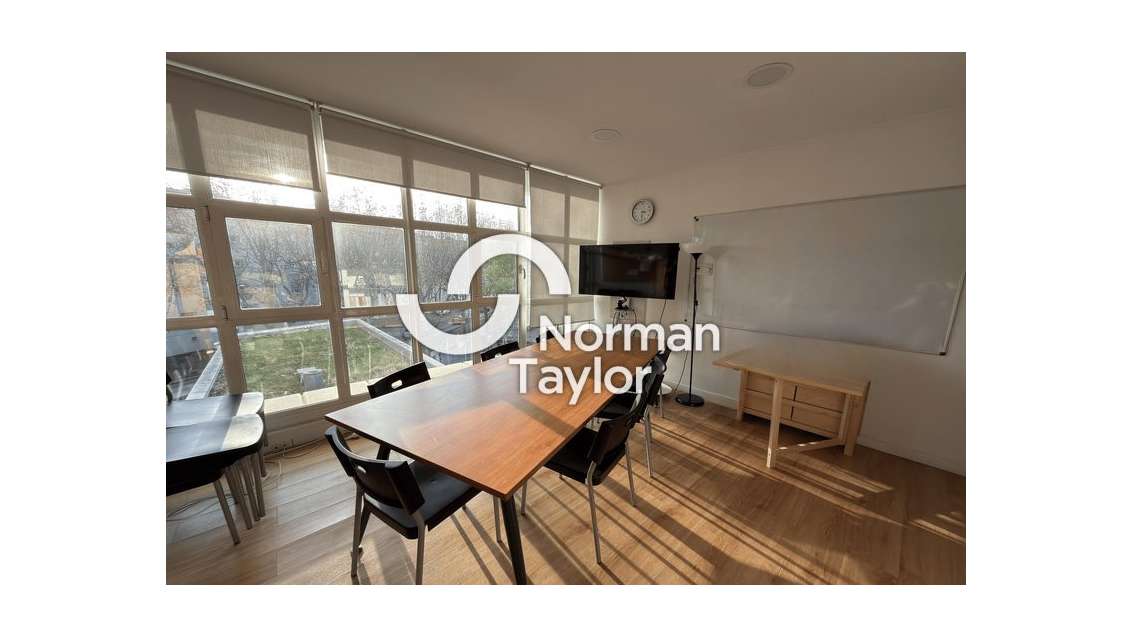 Bureaux 163m² R+3 à louer à Montpellier Antigone