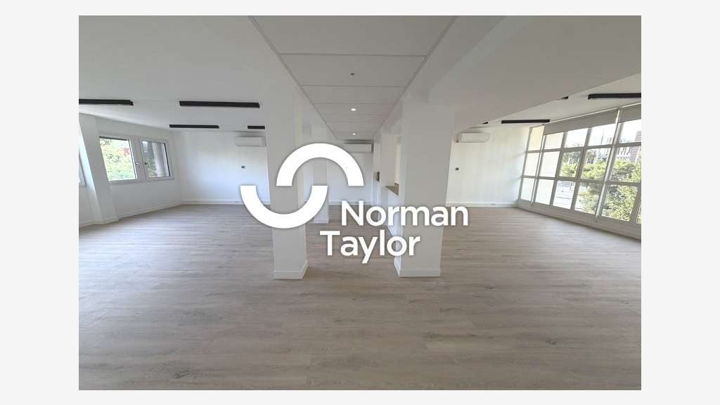 Bureaux 163m² R+3 à louer à Montpellier Antigone