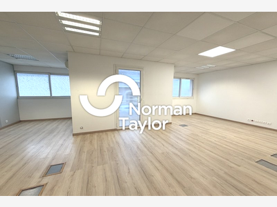 Bureaux aménagés 87m² à louer secteur Pompignane