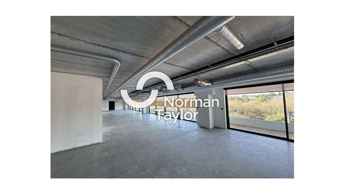 Location bureaux 200m² R+1 Montpellier accès A709