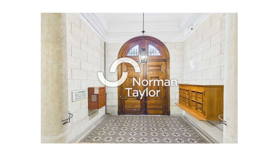 Bureaux de standing à louer à Montpellier Écusson 