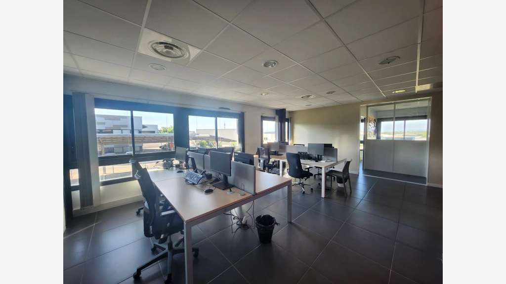 Bureaux à louer 290m² R+1 Montpellier Parc 2000