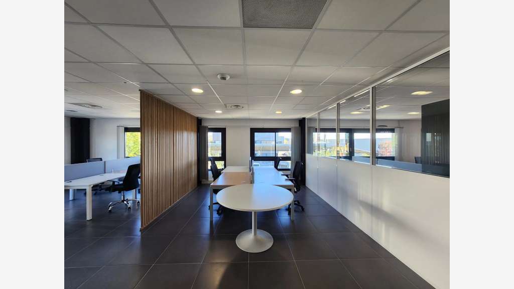 Bureaux à louer 290m² R+1 Montpellier Parc 2000