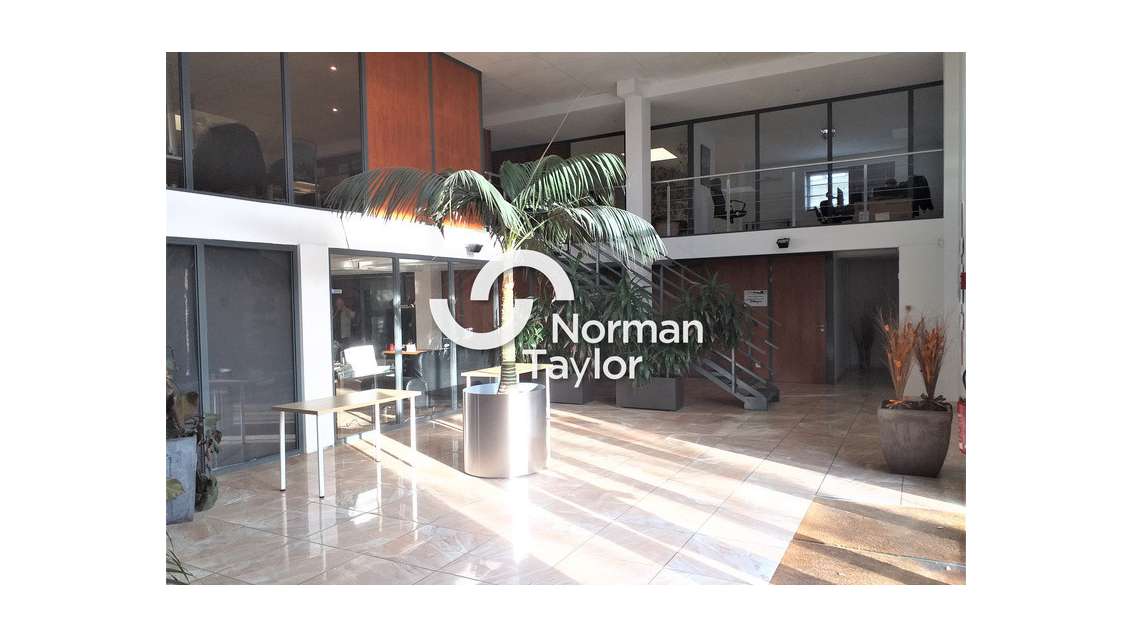 Bureaux 250m² à louer Montpellier ZFU Parc 2000