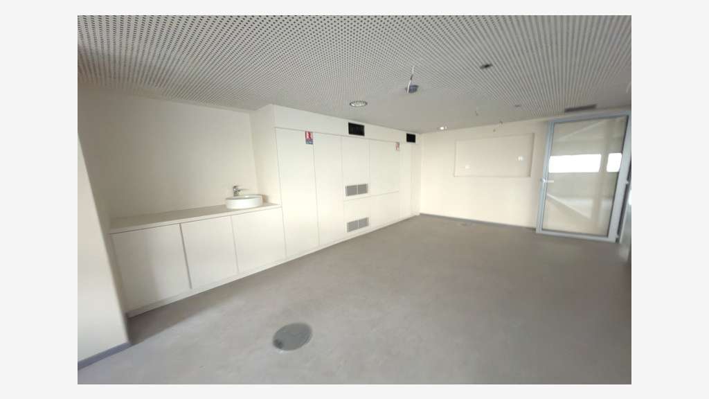 A louer bureaux 377m² à Montpellier port Marianne
