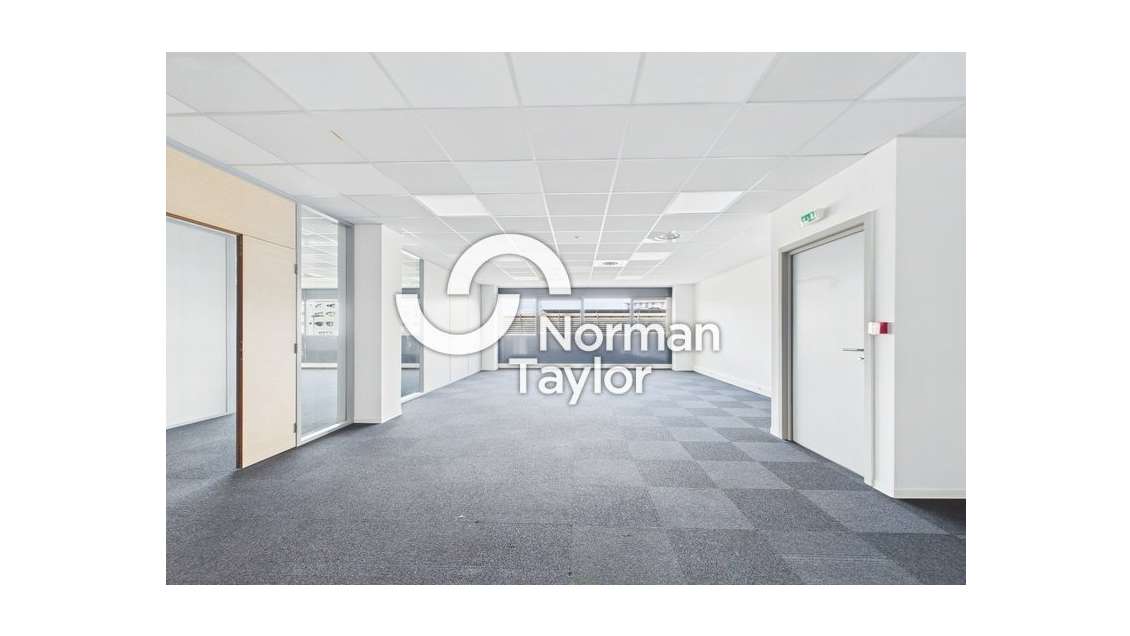 Bureaux 1960m² à louer à Montpellier Millénaire