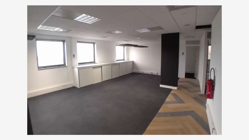 Location bureaux spacieux 330m² Montpellier Ouest