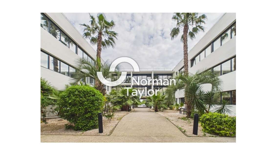 Bureaux au coeur du Parc de l'Aéroport à Pérols