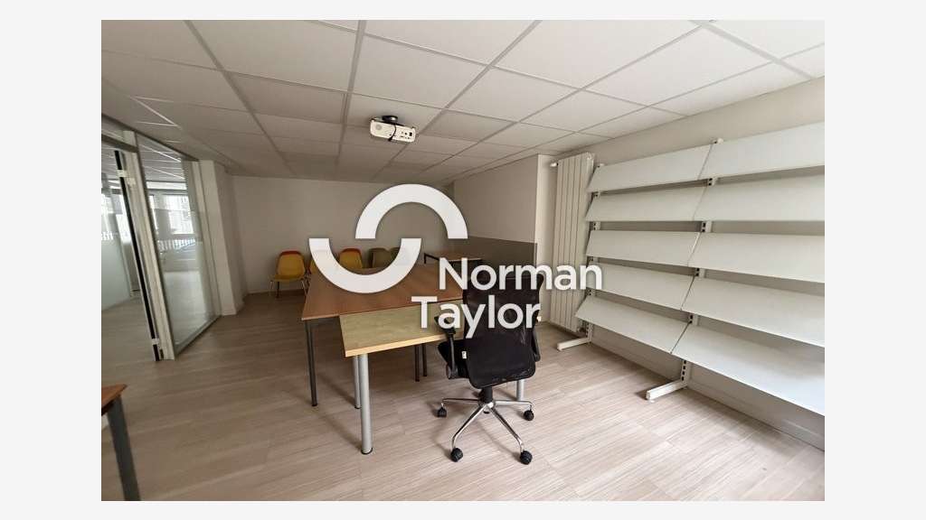 Bureaux 86m² à louer à Montpellier Antigone