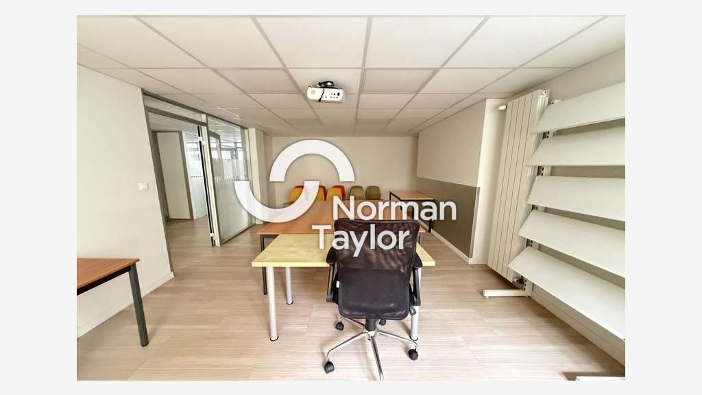 Bureaux 86m² à louer à Montpellier Antigone