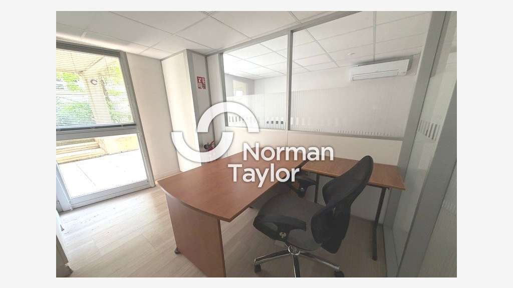 Bureaux 86m² à louer à Montpellier Antigone