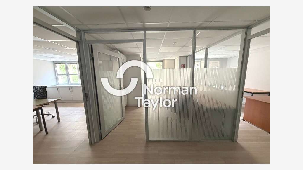 Bureaux 86m² à louer à Montpellier Antigone