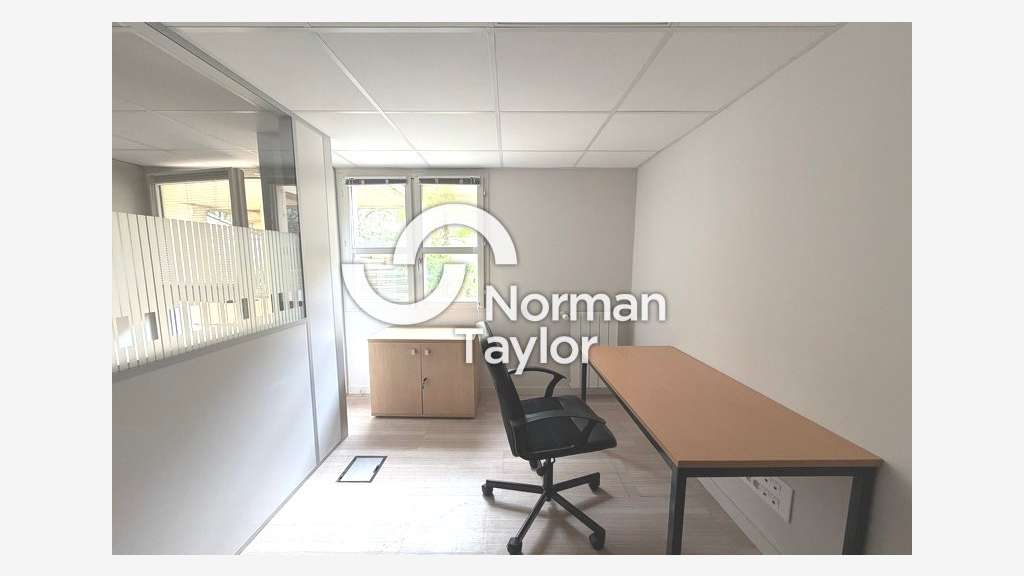 Bureaux 86m² à louer à Montpellier Antigone