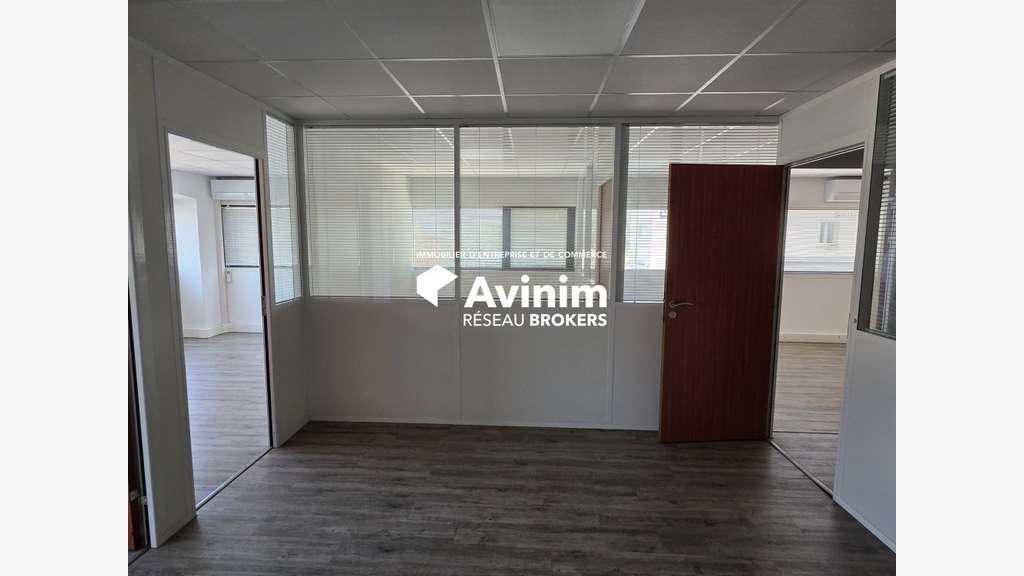 Bureaux 107m² R+1 à louer à Montpellier Garosud