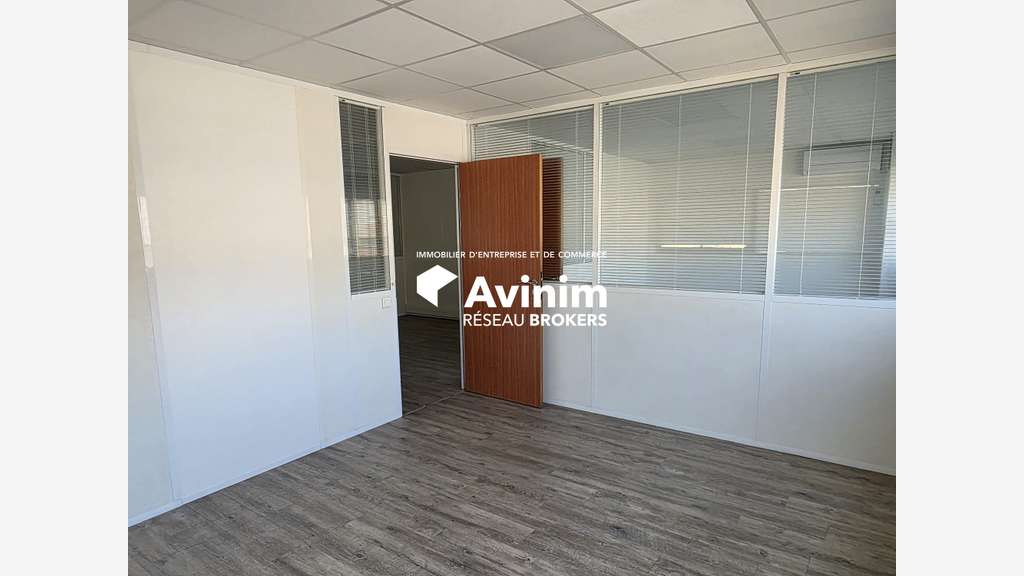 Bureaux 107m² R+1 à louer à Montpellier Garosud