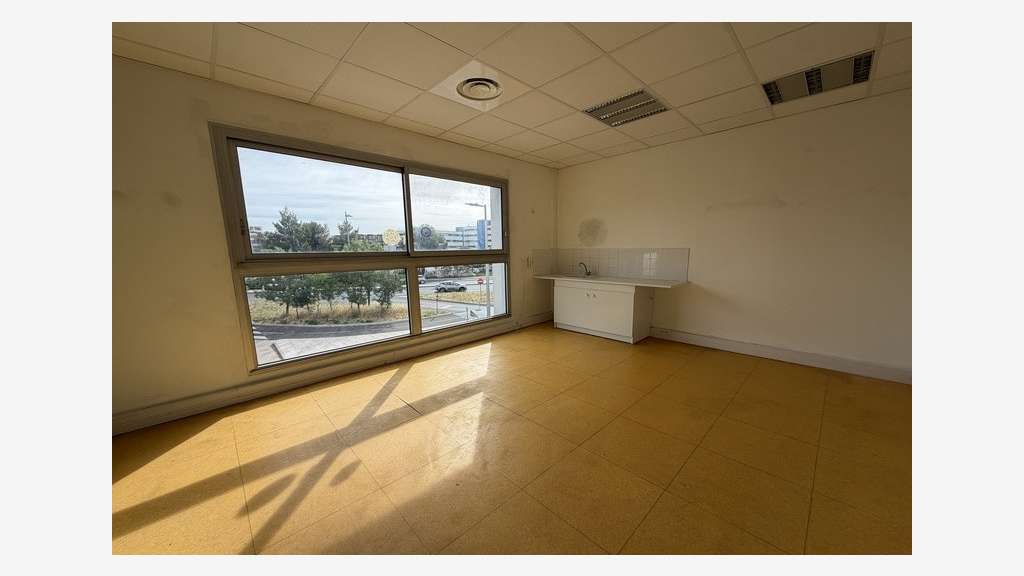 Bureaux 65m² à louer à Montpellier Croix d'Argent