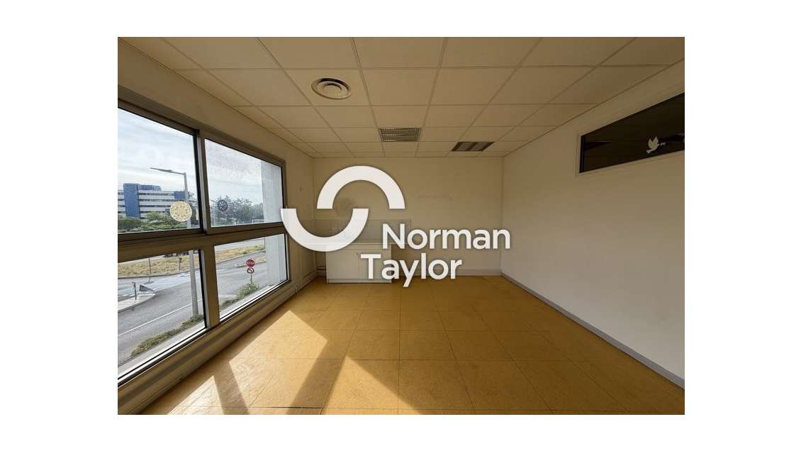Bureaux 65m² à louer à Montpellier Croix d'Argent