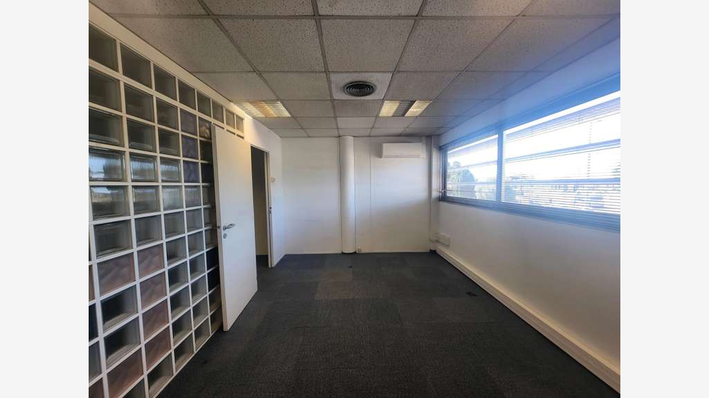 A louer bureaux 83m² à Montpellier Près d'Arènes 