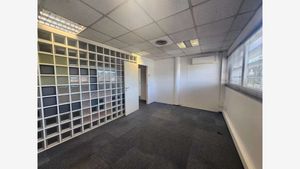 A louer bureaux 83m² à Montpellier Près d'Arènes 