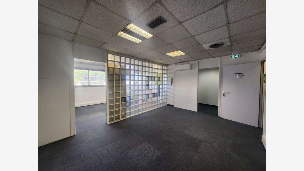 A louer bureaux 83m² à Montpellier Près d'Arènes 