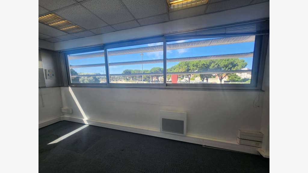 A louer bureaux 83m² à Montpellier Près d'Arènes 